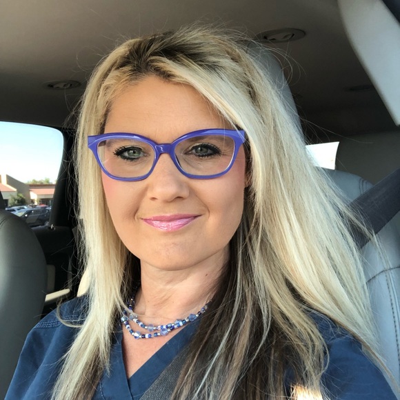 Meet your Posher, Ellen - Picture 1 of 1